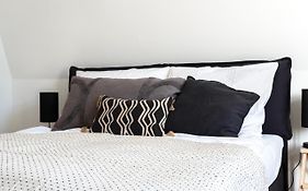 Feelslikehome - Schoene&Zentral Angebundene Altbauwohnung Mit Parkplatz